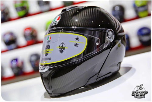 最輕揭面盔Sportmodular多配色到店，繼承Pista GP優(yōu)質(zhì)血統(tǒng)